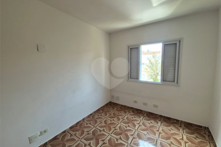 Casa à venda com 3 quartos, sendo 2 suítes, no condomínio Quintas Marajoara, São Paulo - SP