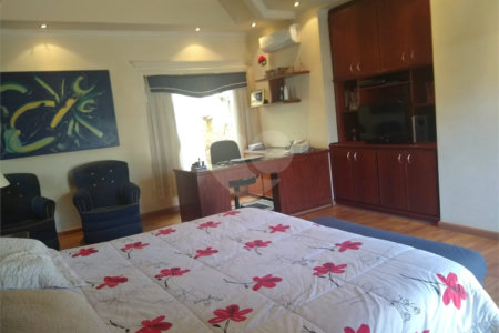 Casa à venda com 4 quartos, sendo 2 suítes, no condomínio Osato, Atibaia - SP