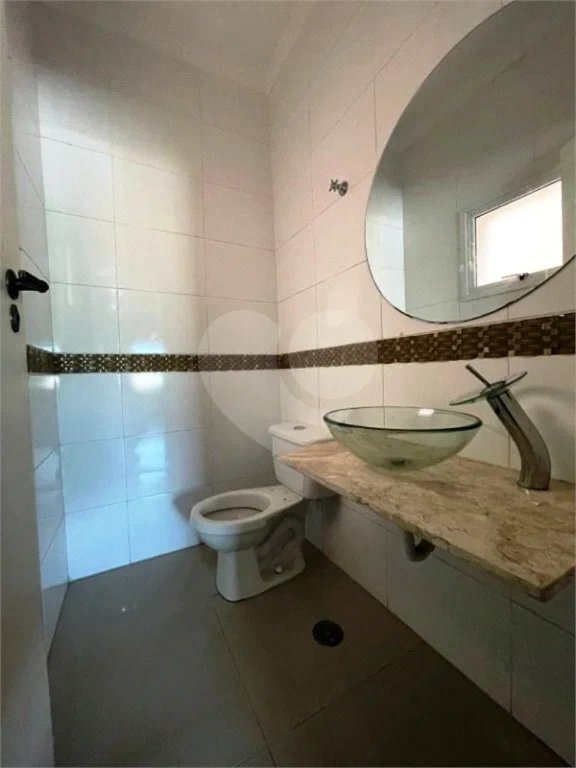 Sobrado à venda com 3 quartos, sendo 1 suíte, em Jardim Rosa de Franca, Guarulhos, SP