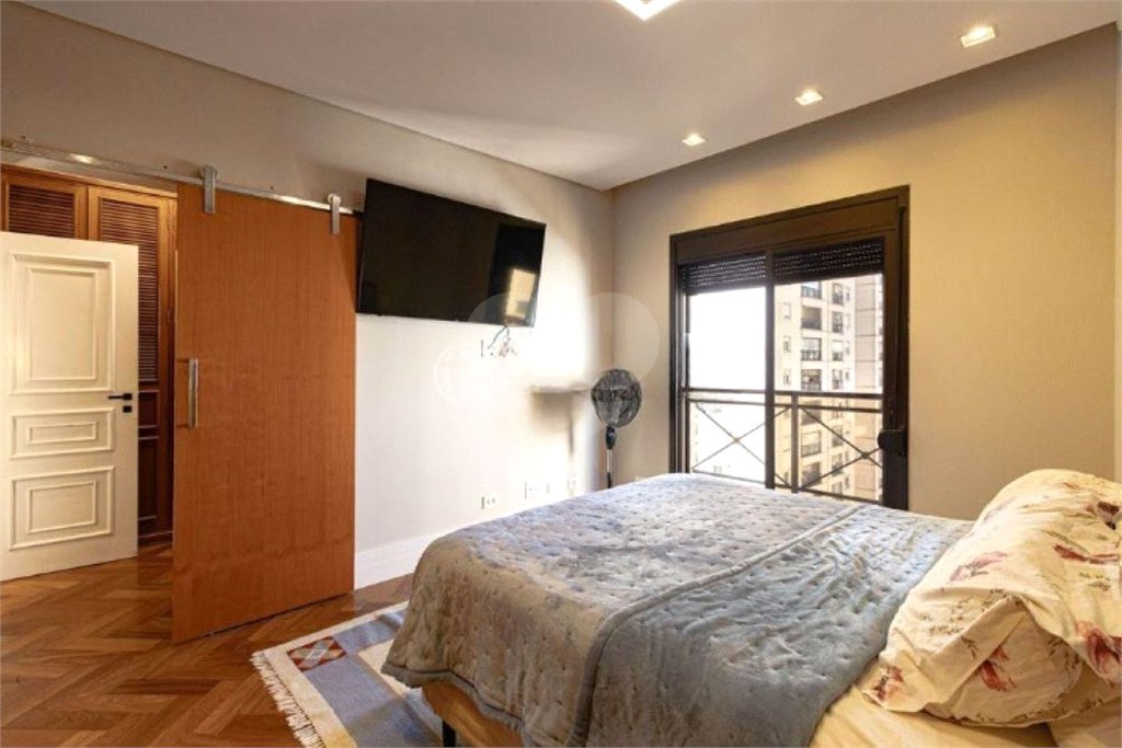 Apartamento à venda com 3 suítes em Jardim Parque Morumbi, São Paulo, SP