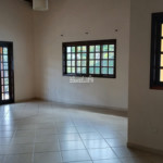 Casa para alugar com 3 quartos, sendo 1 suíte, em Vila Petrópolis, Atibaia, SP