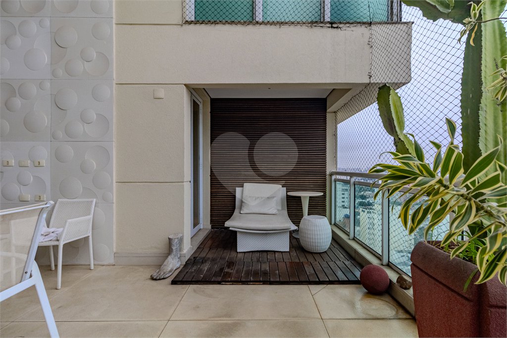 Apartamento à venda com 4 suítes em Campo Belo, São Paulo, SP