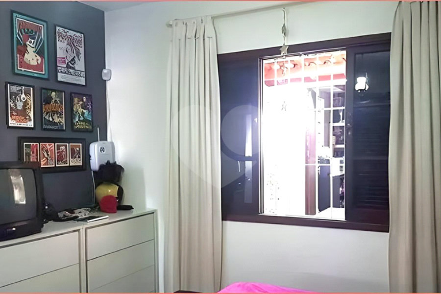 Casa à venda com 4 quartos, sendo 1 suíte, em Vila Sônia, São Paulo, SP
