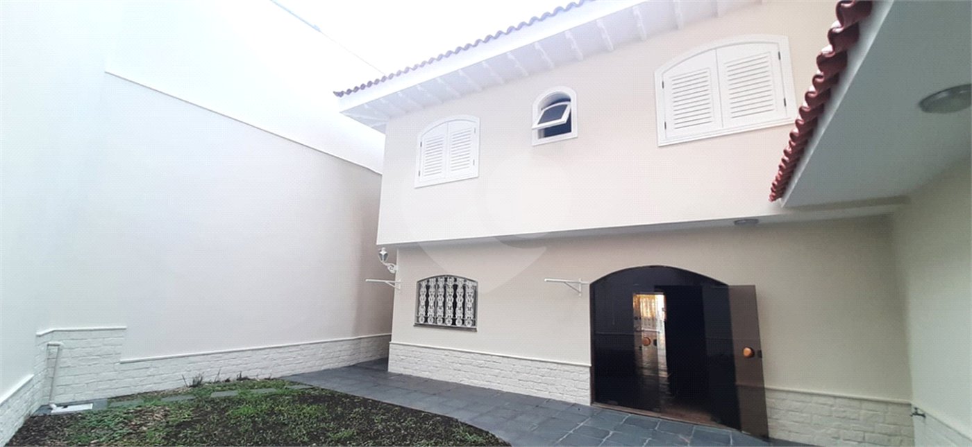 Sobrado à venda com 4 quartos, sendo 2 suítes, em Jardim França, São Paulo, SP