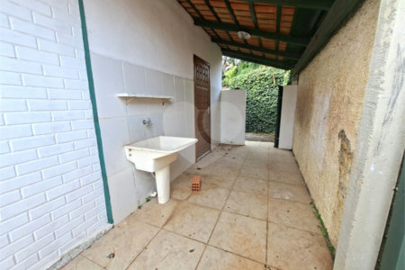Casa à venda com 2 quartos no Centro, Alambari, SP