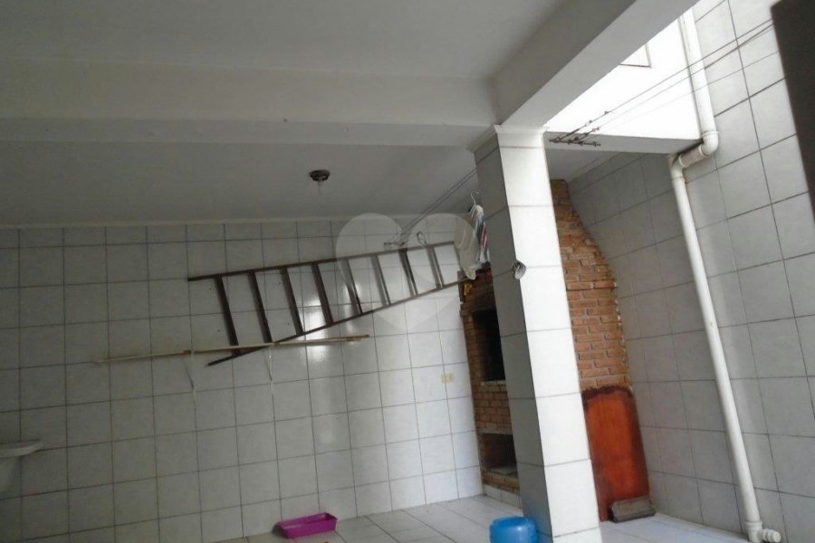 Sobrado à venda com 4 quartos, sendo 1 suíte, em Parque Edu Chaves, São Paulo, SP