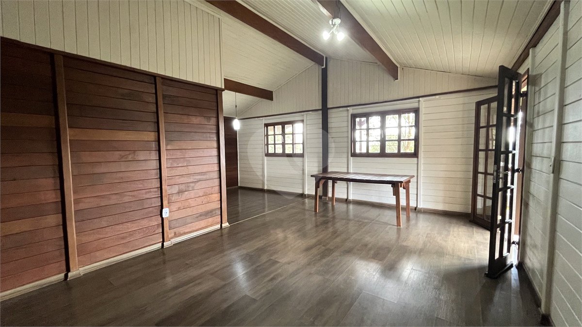 Casa Térrea para alugar com 3 quartos, sendo 1 suíte, em Jardim Estância Brasil, Atibaia, SP