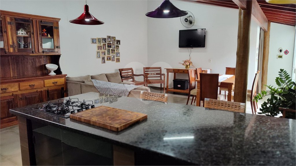 Casa à venda com 3 quartos, sendo 1 suíte, no Centro, Araraquara, SP