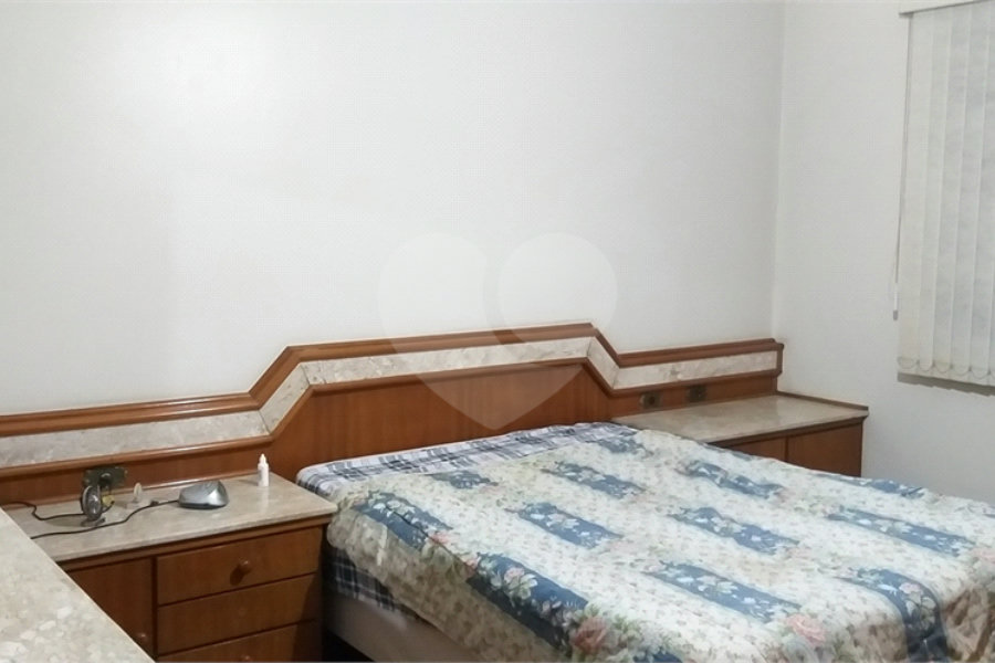 Sobrado à venda com 3 quartos em Vila Irmãos Arnoni, São Paulo, SP