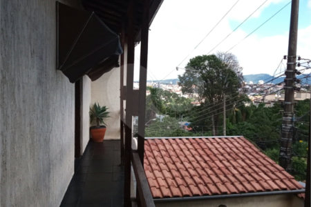 Sobrado à venda com 3 quartos, sendo 1 suíte,  em Vila Caputera, Mogi das Cruzes, SP
