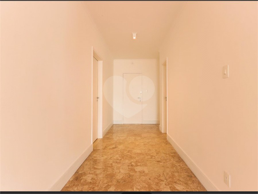 Apartamento à venda com 3 quartos, sendo 1 suíte,  em Santa Cecília, São Paulo, SP
