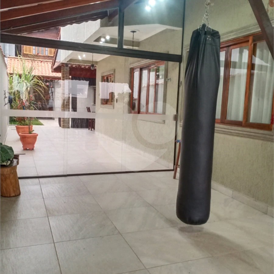 Casa à venda com 3 suítes no condomínio Aruã, Mogi das Cruzes - SP