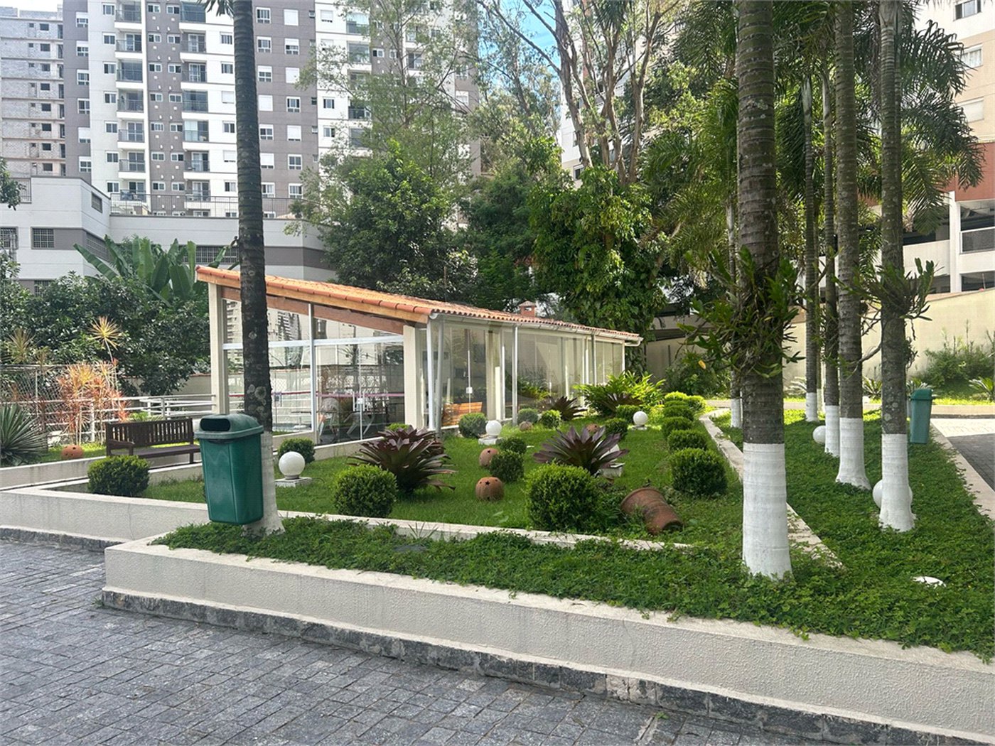 Apartamento à venda com 3 quartos, sendo 1 suíte,  em Vila Andrade, São Paulo, SP