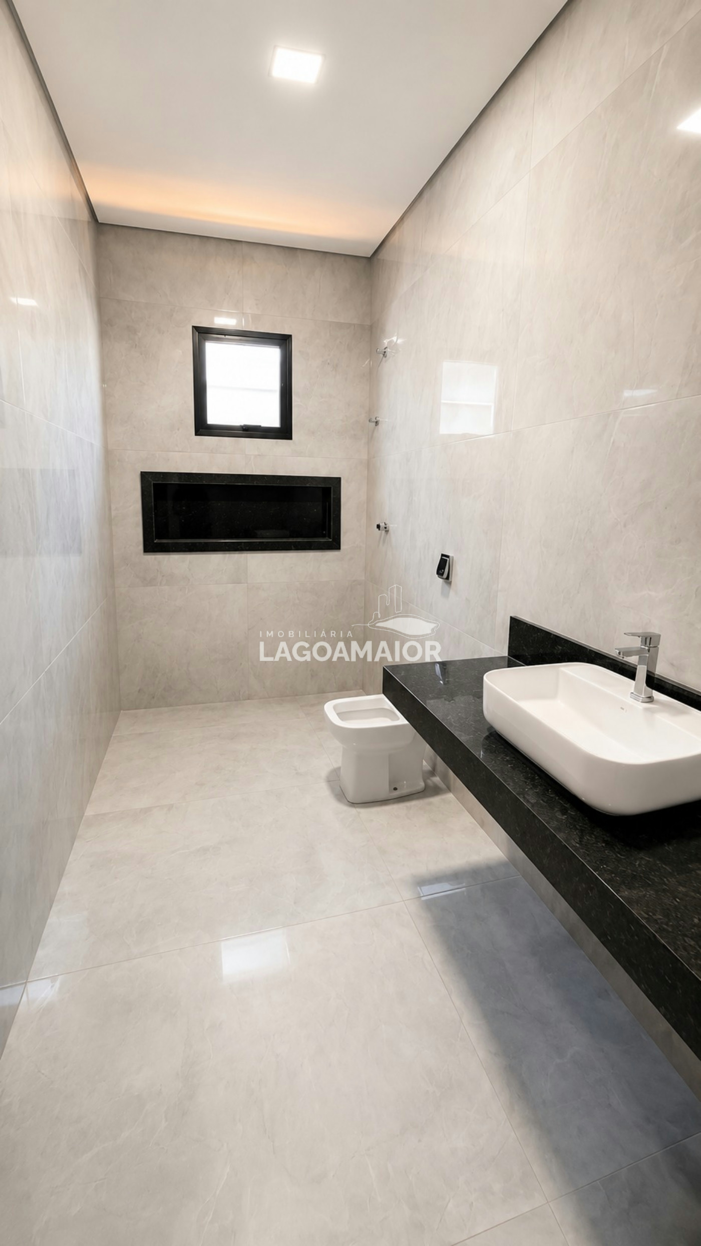 Casa à venda com 3 quartos no condomínio Residencial Costa Leste, Três Lagoas - MS