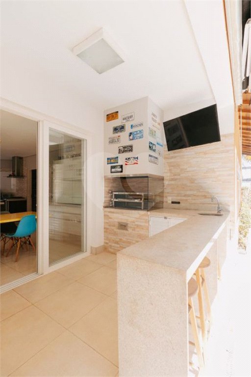 Casa à venda com 5 quartos, sendo 4 suítes, no condomínio Figueira Garden, Atibaia - SP
