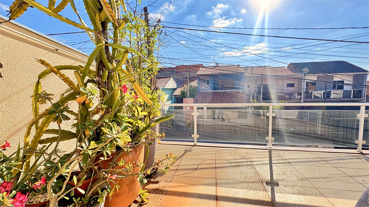 Sobrado à venda com 3 quartos, sendo 1 suíte, em Jardim São Guilherme, Sorocaba, SP