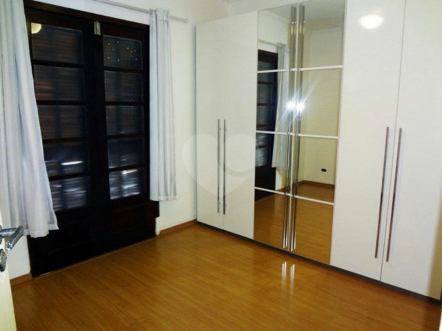 Sobrado à venda com 2 quartos em Chora Menino, São Paulo, SP