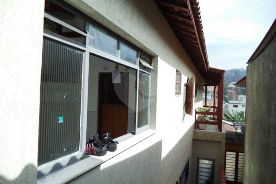 Sobrado à venda com 3 quartos, sendo 1 suíte, em Tremembé, São Paulo, SP
