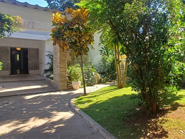 Casa Térrea à venda com 4 quartos, sendo 1 suíte,  em Brooklin Velho, São Paulo, SP