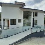 Casa à venda ou para alugar com 3 suítes no condomínio Sausalito, Mairiporã - SP