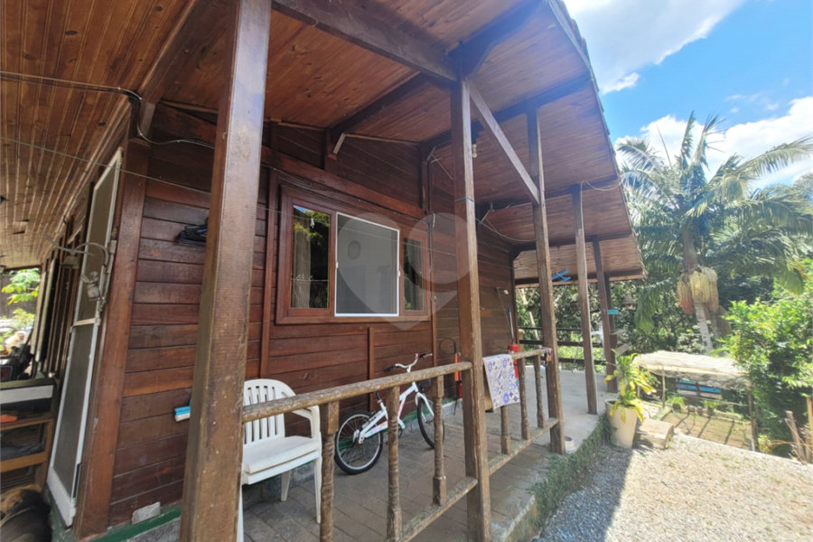 Casa à venda com 2 suítes no condomínio Alpes da Cantareira, Mairiporã - SP