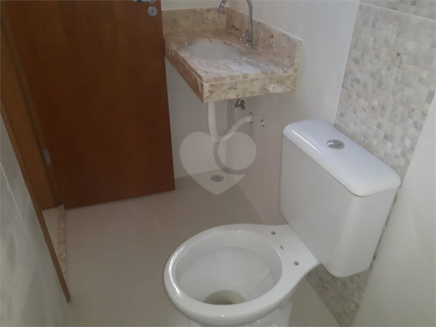 Casa à venda com 2 suítes no condomínio martinha, São Paulo - SP