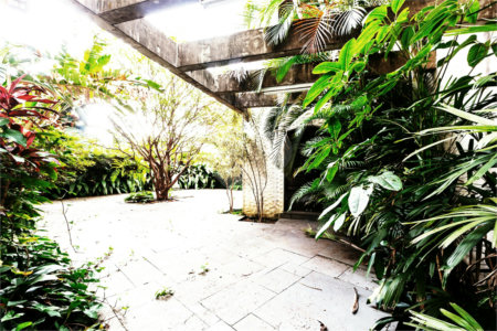 Casa à venda com 4 quartos, sendo 1 suíte, em Jardim das Bandeiras, São Paulo, SP
