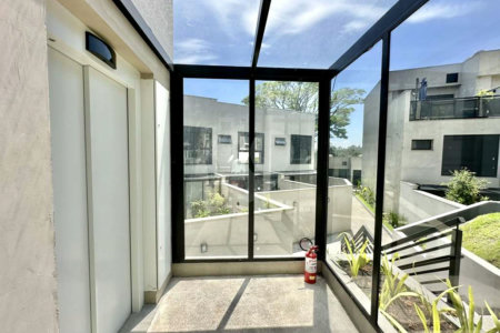 Casa à venda com 2 suítes no condomínio Gran Loft, Cotia - SP