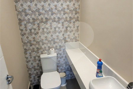 Casa Térrea à venda com 5 quartos, sendo 2 suítes, em Água Fria, São Paulo, SP