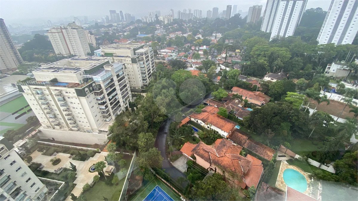 Apartamento à venda com 4 quartos, sendo 1 suíte, em Alto da Boa Vista, São Paulo, SP