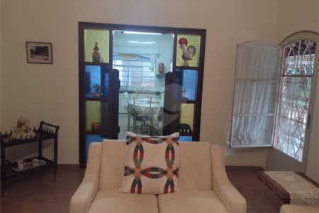 Chácara localizada no Condomínio Leila a venda.