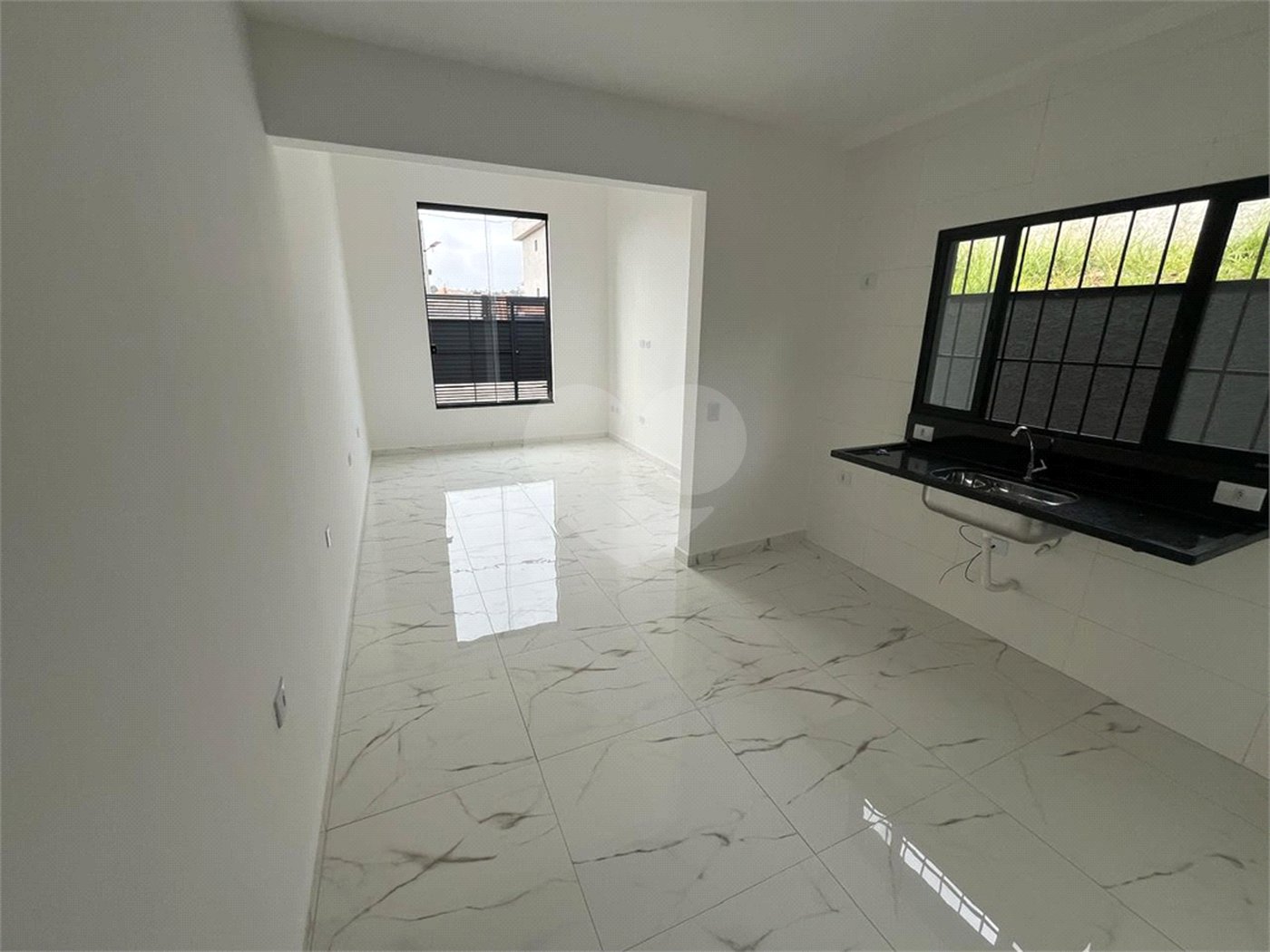 Casa à venda com 2 quartos, sendo 1 suíte,  no Centro, Bom Jesus dos Perdões, SP