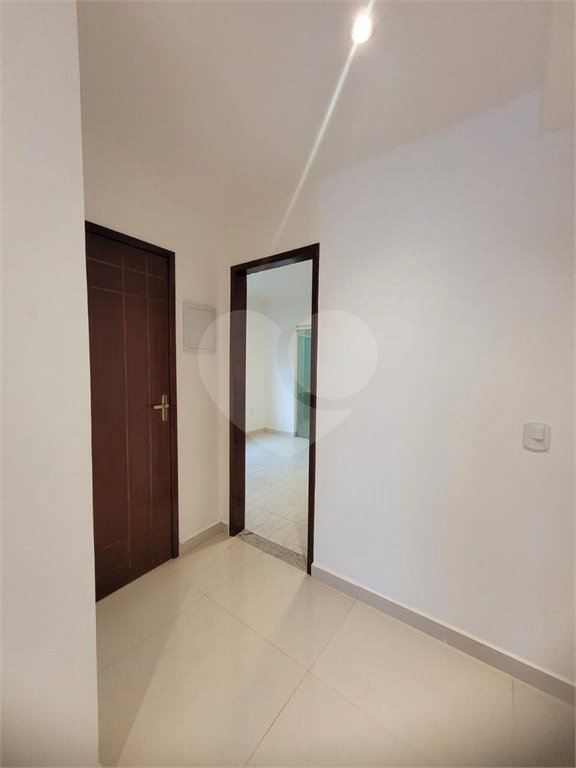 Apartamento para alugar com 2 quartos em Miguel Couto, Cabo Frio, RJ