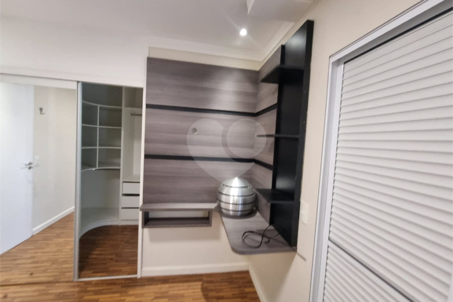 Sobrado à venda com 3 quartos, sendo 1 suíte,  em Jardim Belizário, Cotia, SP