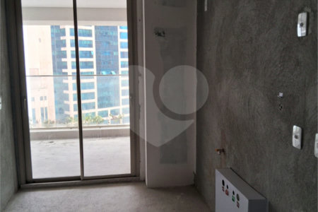 Apartamento à venda com 3 suítes em Moema, São Paulo, SP