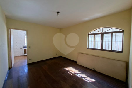 Sobrado à venda com 3 quartos, sendo 1 suíte,  em Jardim Esmeralda, São Paulo, SP