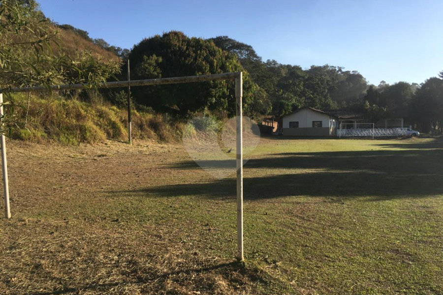 Chácara à venda com 4 quartos em Pirucaia, Mairiporã, SP