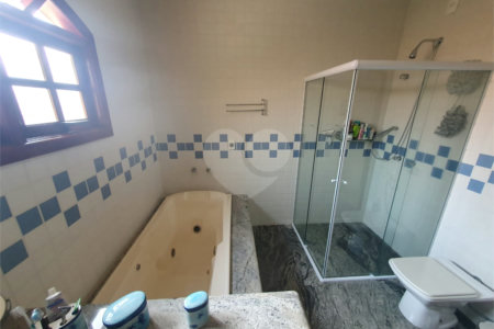 Casa à venda com 4 quartos, sendo 1 suíte, no condomínio Parque São Gabriel, Itatiba - SP