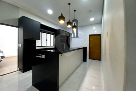 Casa à venda com 3 quartos, sendo 1 suíte,  em Vila Santa Catarina, Dourados, MS