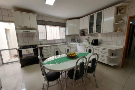 Sobrado à venda com 6 quartos, sendo 2 suítes, em Jardim São Paulo(zona Norte), São Paulo, SP