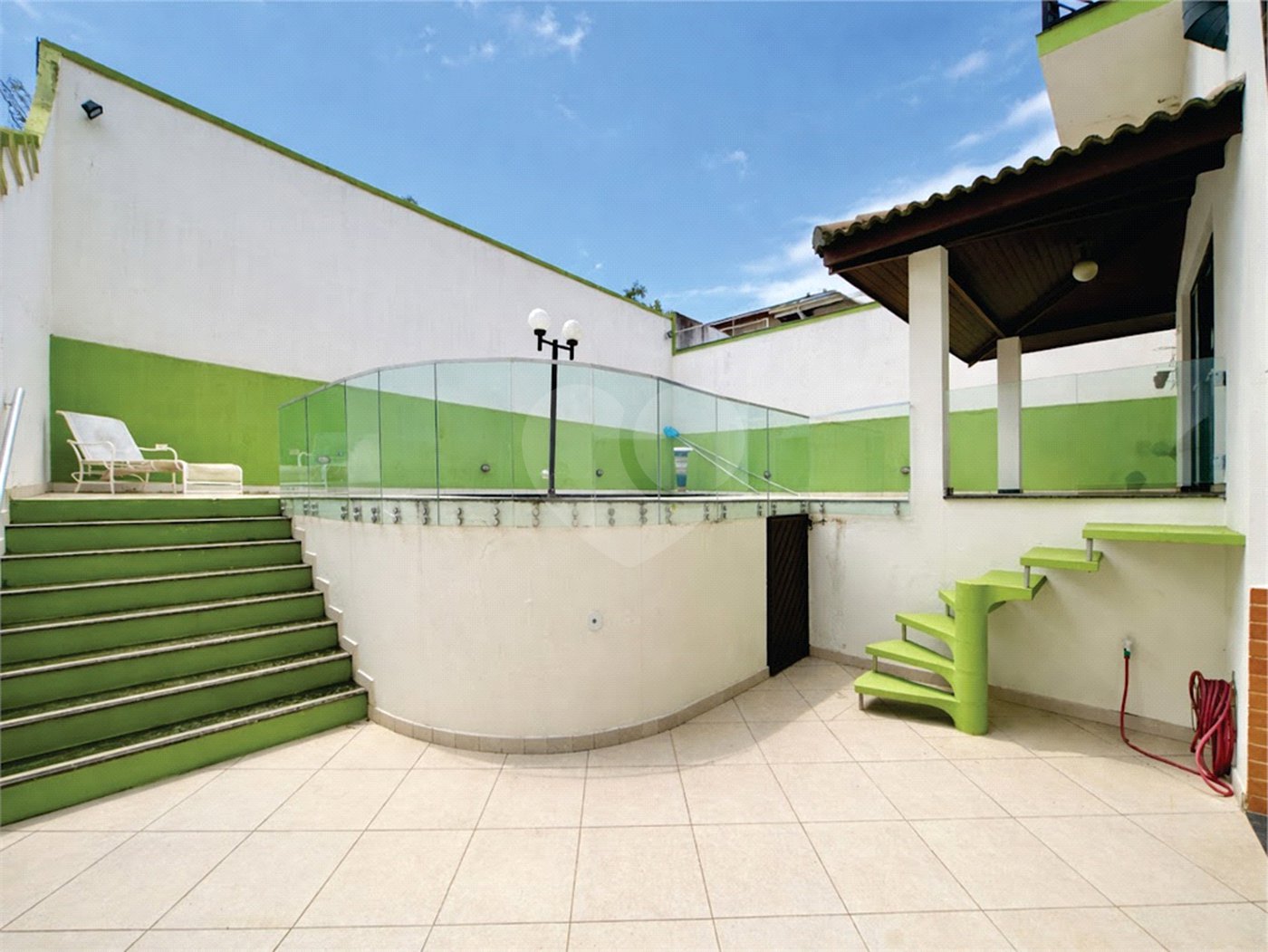 Casa à venda com 4 suítes no condomínio San Diego Park, Cotia - SP