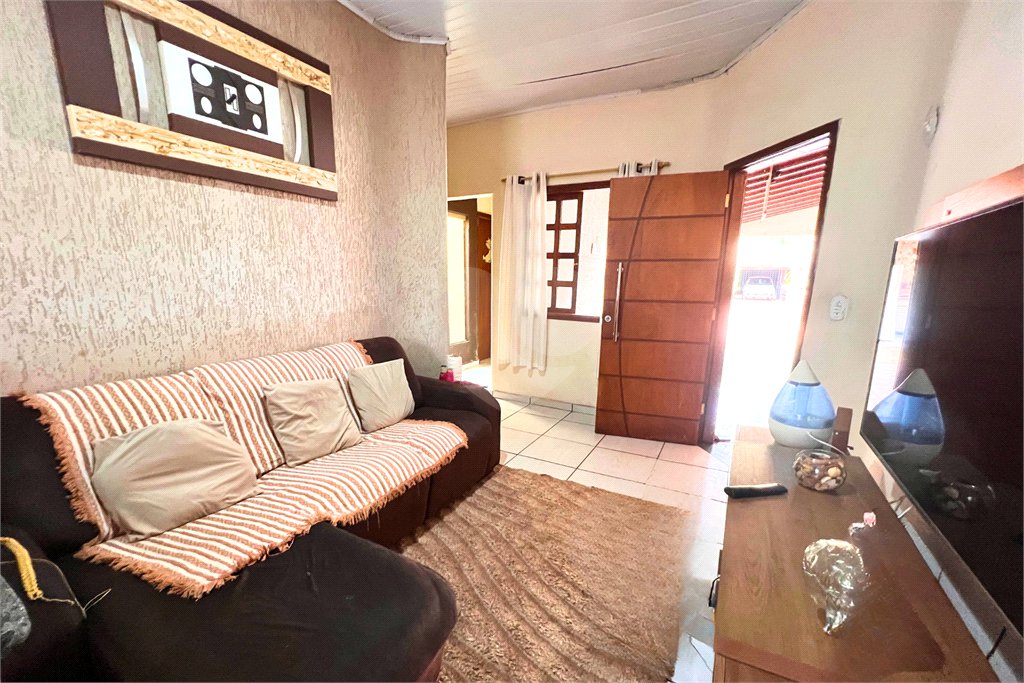 Casa à venda com 4 quartos, sendo 1 suíte, em Interlagos, Três Lagoas, MS