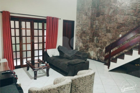 Casa à venda com 6 quartos, sendo 1 suíte,  em Mogi Moderno, Mogi das Cruzes, SP