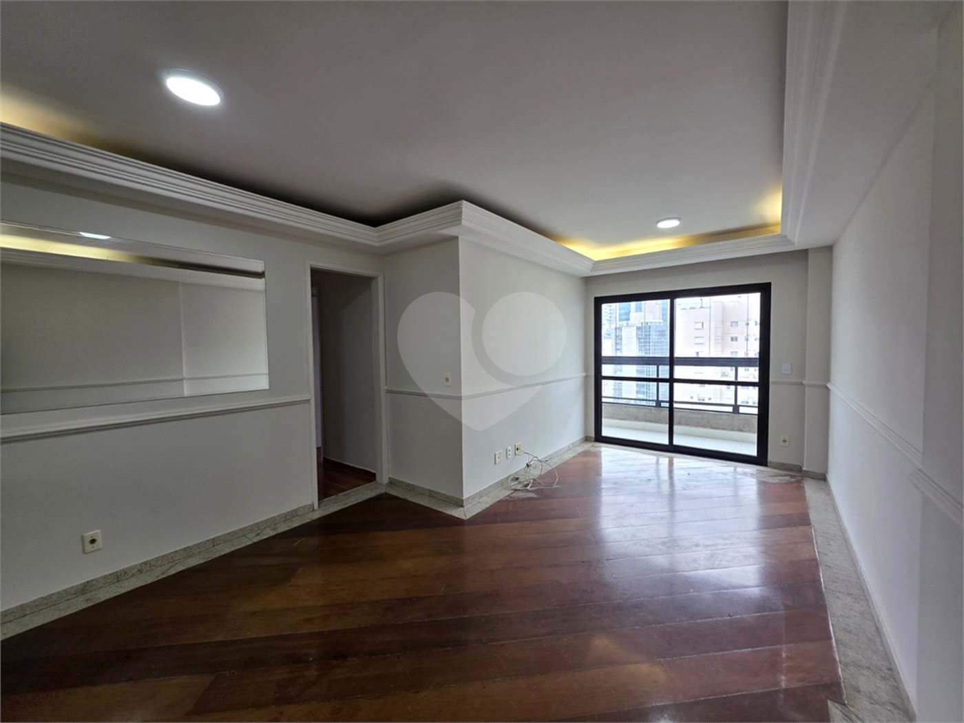 Apartamento à venda com 2 quartos, sendo 1 suíte, em Vila Olímpia, São Paulo, SP
