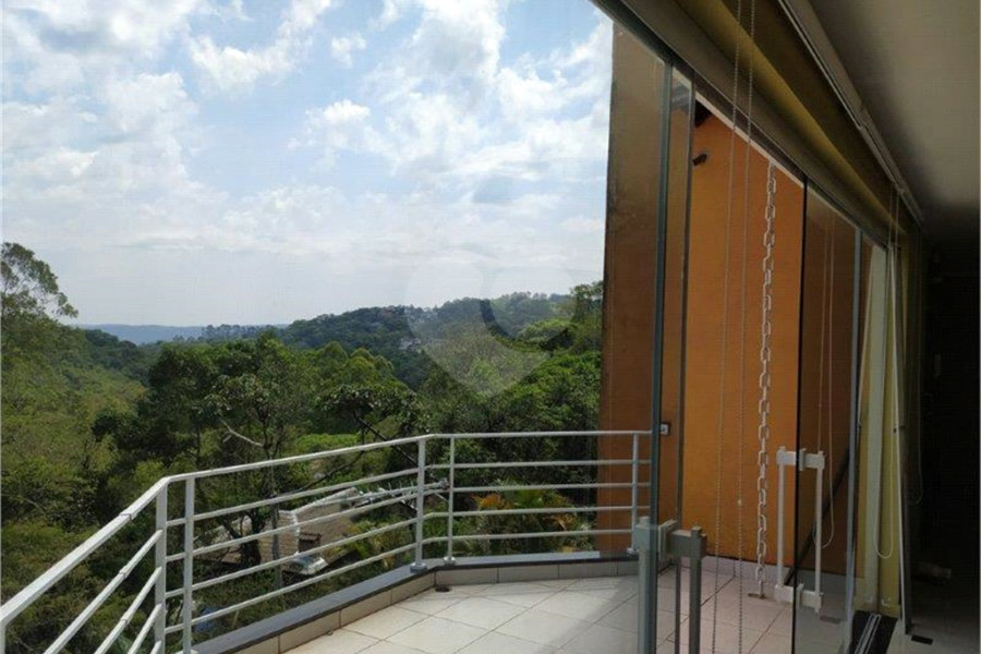 Casa à venda com 4 suítes no condomínio Parque Imperial, Mairiporã - SP