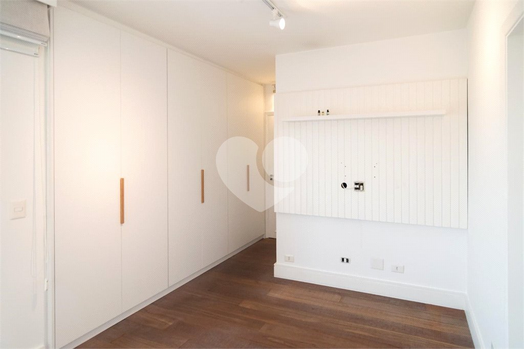 Apartamento à venda com 2 quartos, sendo 1 suíte, em Campo Belo, São Paulo, SP