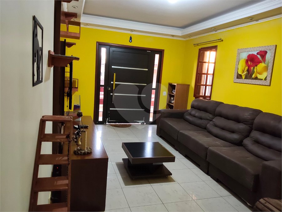 Casa à venda com 3 quartos, sendo 1 suíte, em Jardim Santa Clara, Guarulhos, SP