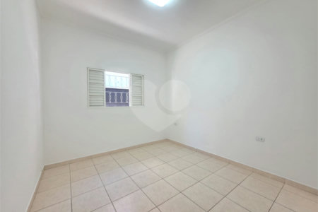 Casa à venda com 3 quartos, sendo 1 suíte, no condomínio Residencial Jardim das Palmeiras, Vinhedo - SP