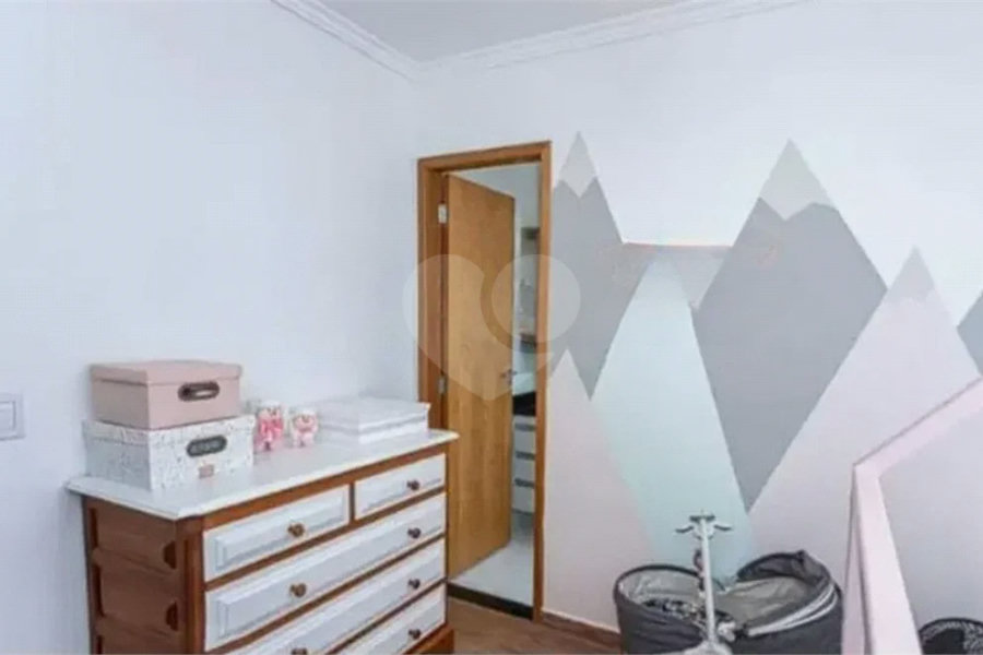 Casa à venda com 3 quartos, sendo 2 suítes, no condomínio Residencial Erika, São Paulo - SP