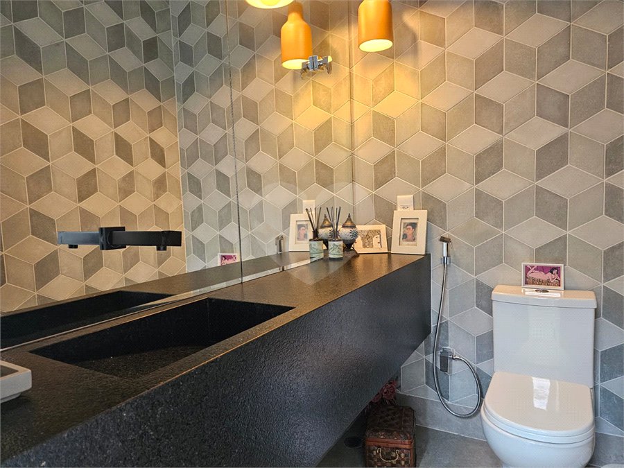 Casa à venda com 4 suítes no condomínio Residencial Itahyê, Santana de Parnaíba - SP